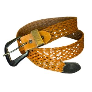 💥3 for$12 moving sale💥 Funky vintage leather braided ladies belt from Mexico